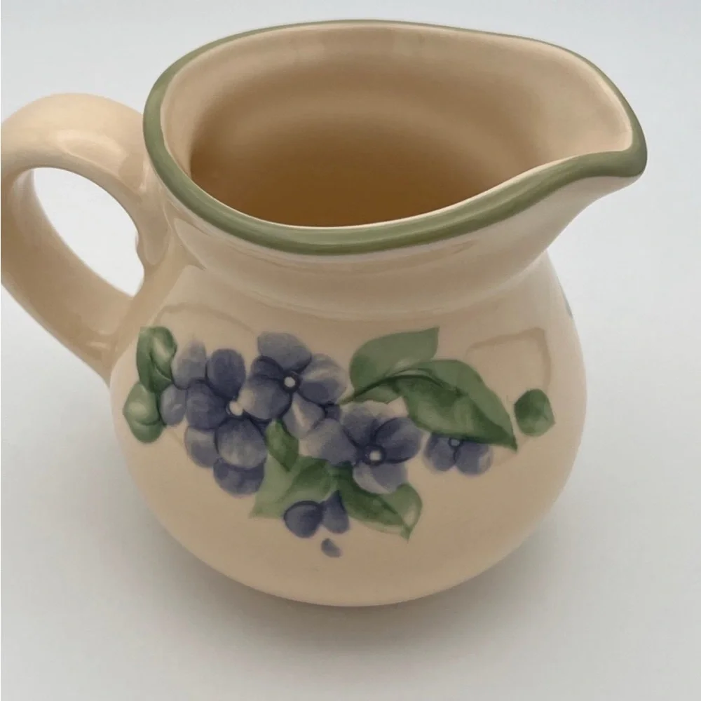 Pfaltzgraff Vintage Garden Party creamer and lidded sugar bowl